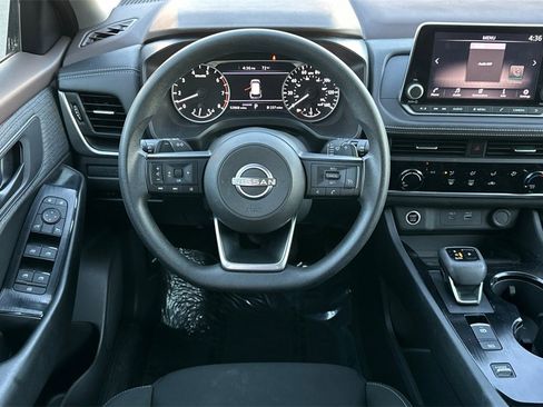 Used 2023 Nissan Rogue S image 16