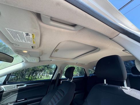 Used 2015 Ford Fusion SE FWD image 32