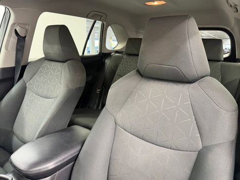 Certified 2021 Toyota RAV4 XLE FWD image 24