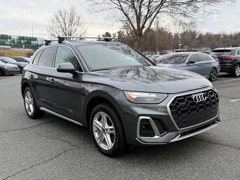 Used 2023 Audi Q5 e Premium w/ Convenience Package image 6
