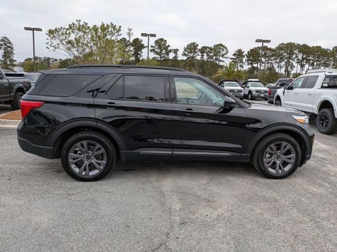 Certified 2023 Ford Explorer XLT w/ Equipment Group 202A image 4