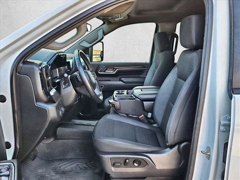 Used 2024 Chevrolet Silverado 2500 LT AWD/4WD image 16