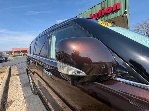 Used 2017 INFINITI QX80 4WD w/ Driver Assistance Package image 10