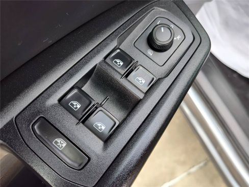 Used 2020 Volkswagen Atlas SE w/ Towing Package FWD image 18
