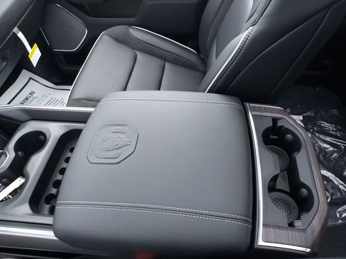 New 2026 RAM 1500 Laramie AWD/4WD image 27