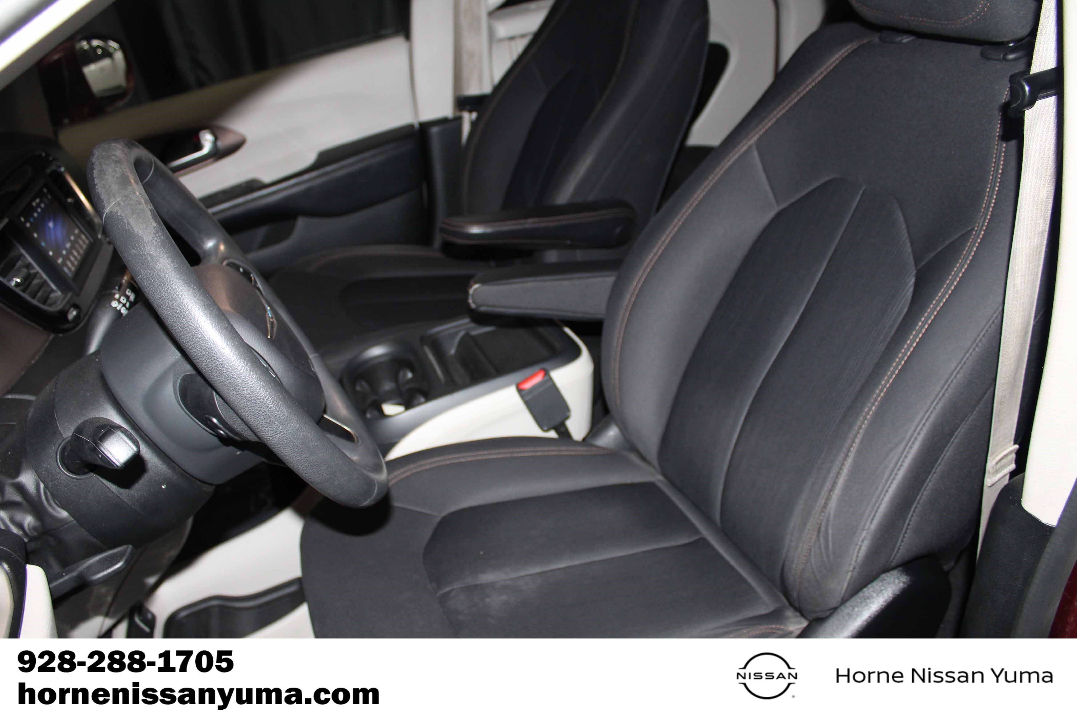 Used 2018 Chrysler Pacifica Touring Plus FWD image 4