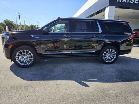 Used 2022 GMC Yukon XL Denali w/ Denali Ultimate Package image 2