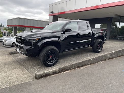 Certified 2025 Toyota Tacoma TRD Pro AWD/4WD image 4
