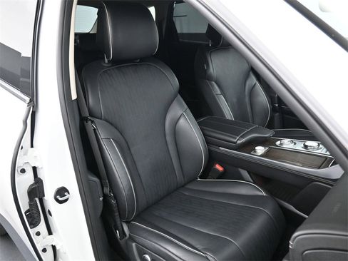 Used 2023 Genesis GV80 2.5T w/ Prestige 20" Package image 17