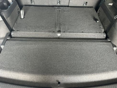 Used 2023 Volkswagen Tiguan SE image 17