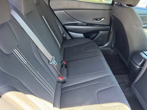 Used 2023 Hyundai Elantra SEL w/ Convenience Package FWD image 9