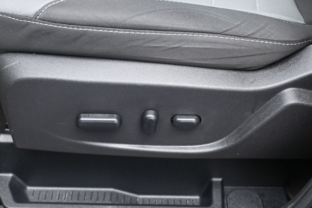 Used 2015 Ford Escape SE FWD image 18