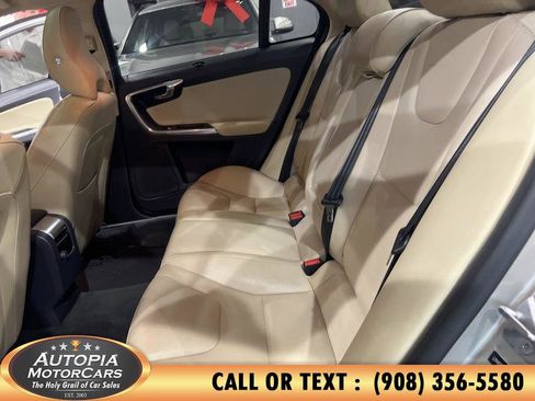 Used 2018 Volvo S60 T5 Inscription image 16