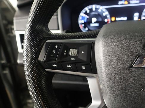 Used 2023 Mitsubishi Outlander SE image 43