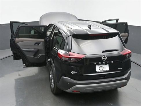 Used 2023 Nissan Rogue S image 64