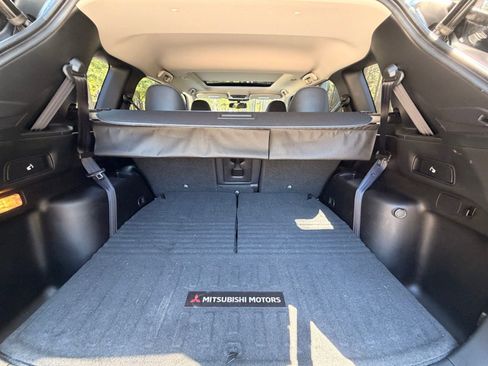 Used 2024 Mitsubishi Outlander SE AWD/4WD image 17