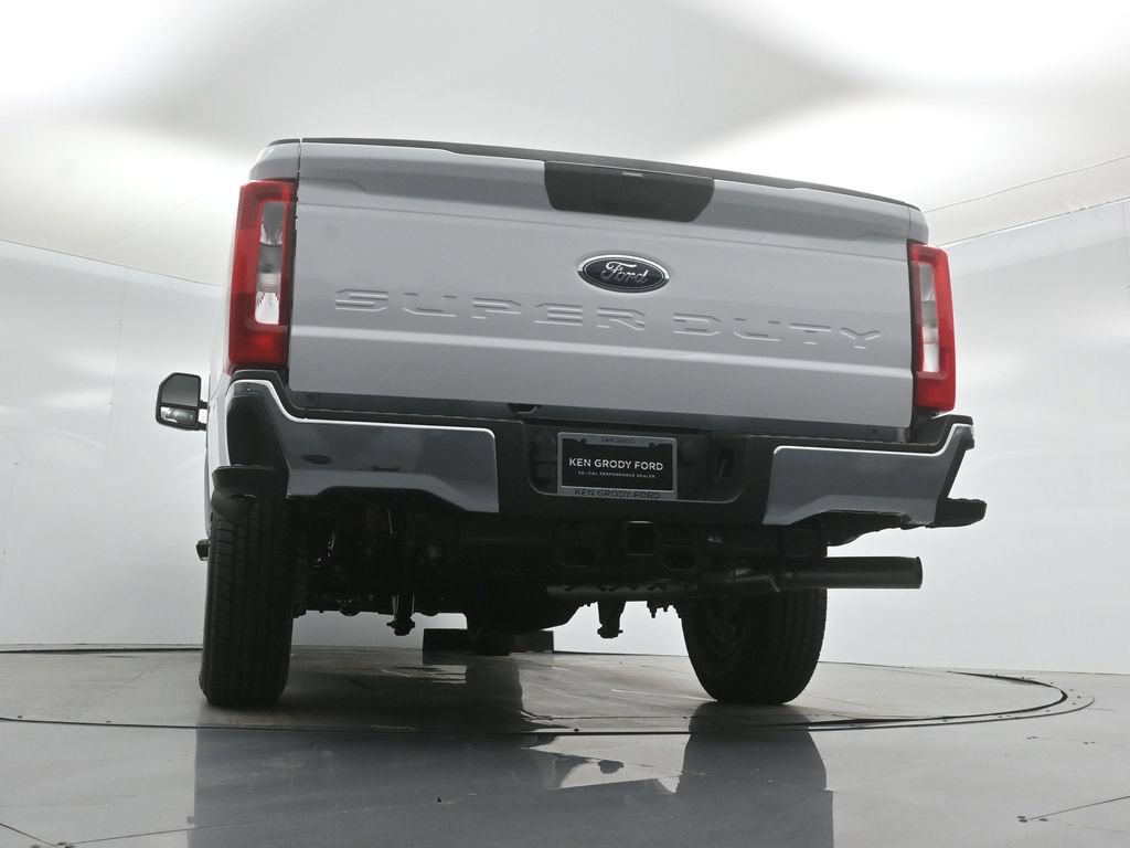 New 2026 Ford F250 XL w/ XL Chrome Package RWD image 42