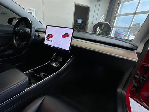Used 2018 Tesla Model 3 Long Range image 26