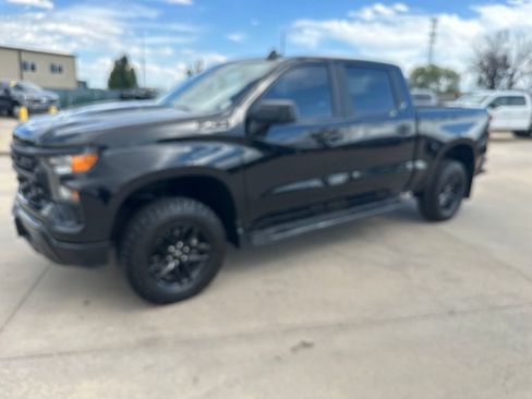 Certified 2022 Chevrolet Silverado 1500 Custom Trail Boss w/ Midnight Edition AWD/4WD image 30