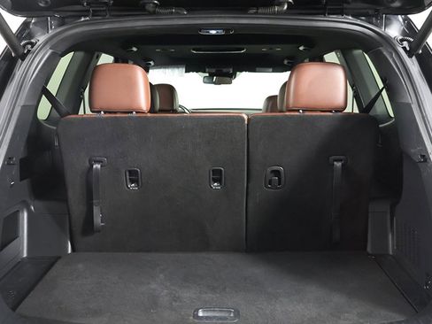 Used 2024 Kia Telluride EX w/ EX Captain's Chair Package image 22