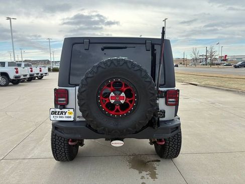 Used 2016 Jeep Wrangler Unlimited Rubicon image 11
