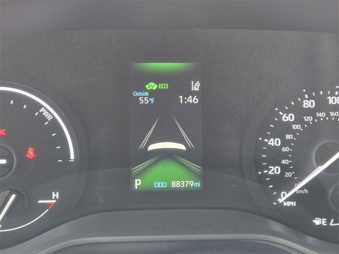 Used 2022 Toyota Sienna XLE image 20