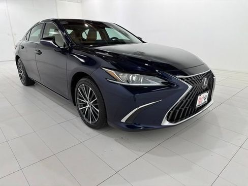 Used 2023 Lexus ES 350 w/ Premium Package FWD image 7