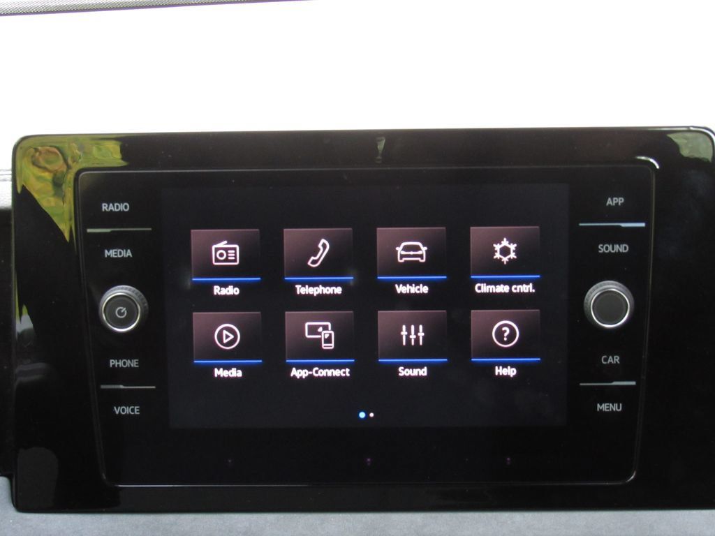 Used 2025 Volkswagen Jetta SE FWD image 27