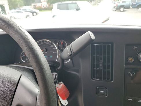 Used 2014 Chevrolet Express 2500 w/ Express Access Plus Package image 22