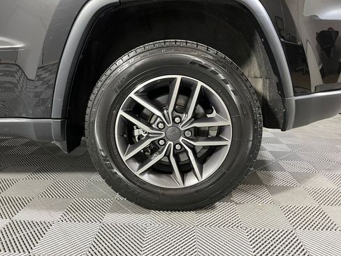 Used 2022 Jeep Grand Cherokee Limited image 19