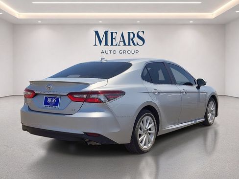 Used 2023 Toyota Camry LE FWD image 5