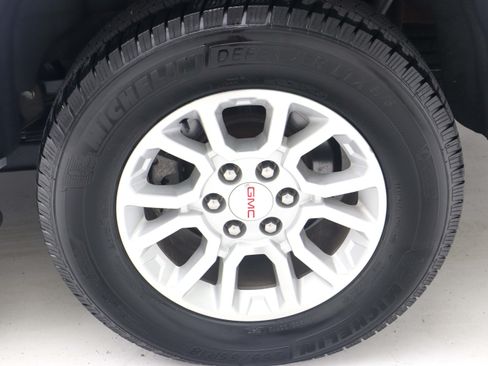 Used 2019 GMC Yukon XL SLT w/ Open Road Package AWD/4WD image 33