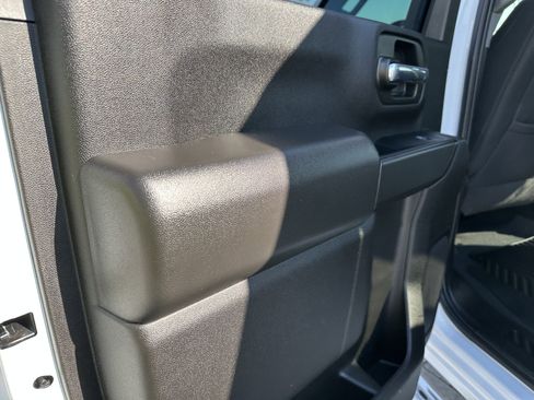 Used 2025 Chevrolet Silverado 2500 Custom w/ Custom Value Package image 25