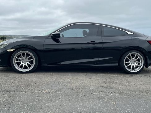 Used 2016 Honda Civic LX-P image 2