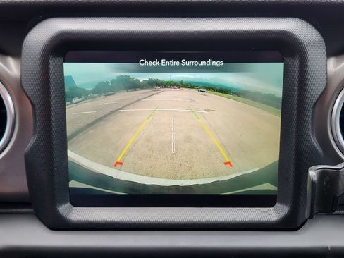 Used 2023 Jeep Wrangler Unlimited Rubicon 4xe AWD/4WD image 27
