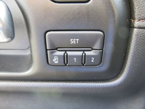 Certified 2020 GMC Sierra 1500 AT4 w/ AT4 Premium Package image 26