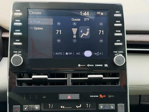 Used 2019 Toyota Avalon Limited image 52