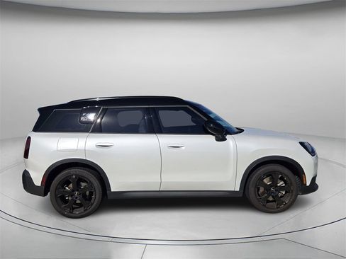 Used 2025 MINI Cooper Countryman S image 3