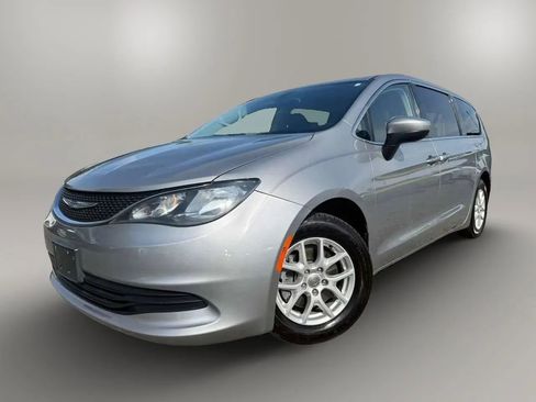 Used 2017 Chrysler Pacifica Touring FWD image 1