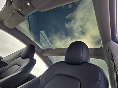 Used 2023 Tesla Model 3 Standard Range RWD image 11