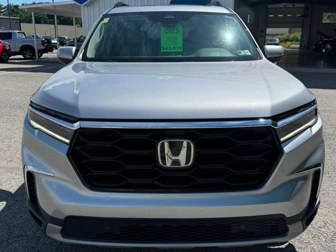 Used 2023 Honda Pilot Touring image 2