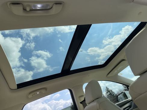 Certified 2023 Cadillac XT5 Premium Luxury w/ LPO, Floor Liner Package image 21