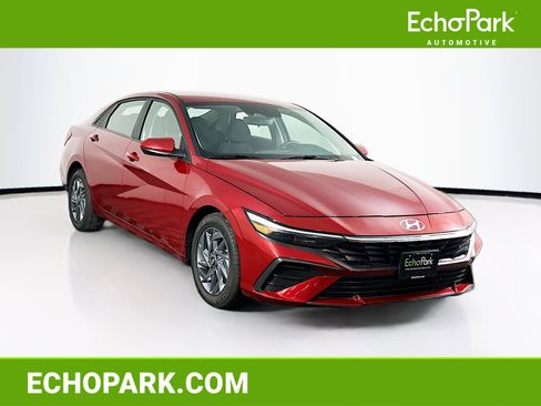 Used 2024 Hyundai Elantra SEL FWD image 1