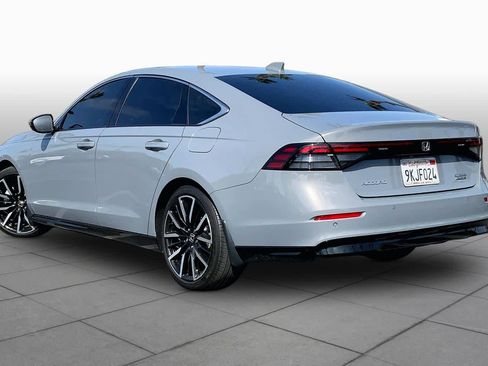 Used 2024 Honda Accord Touring image 11