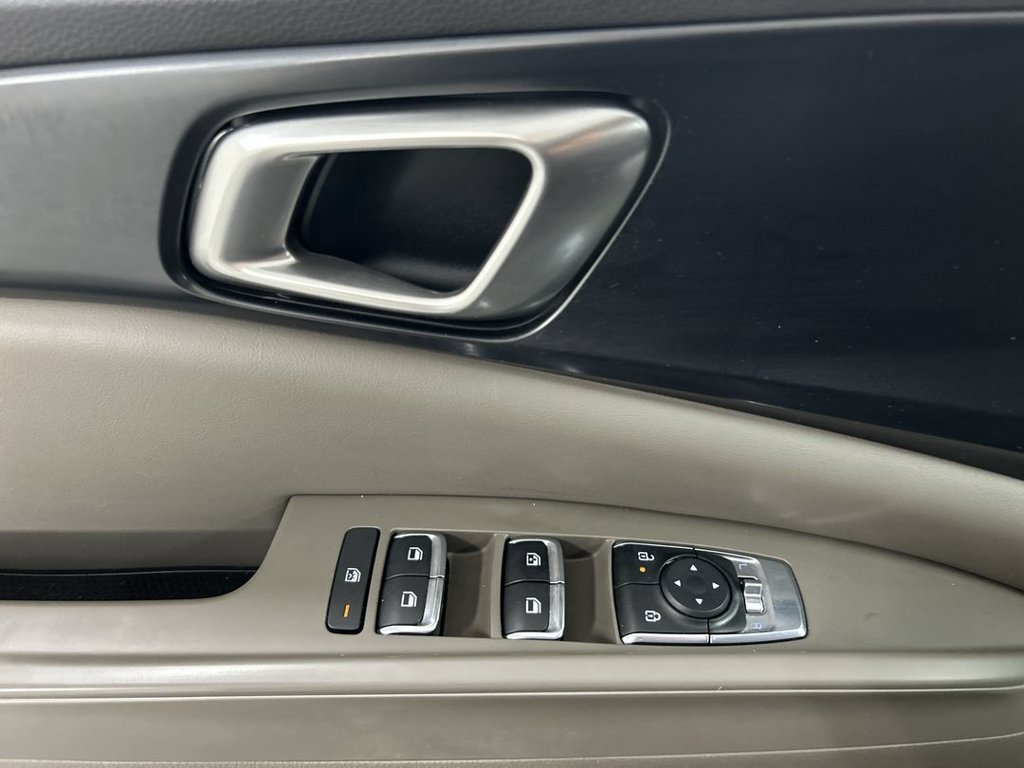 Certified 2026 Kia Carnival FWD image 11