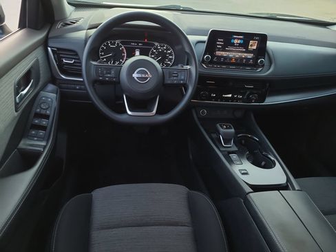 Certified 2023 Nissan Rogue SV FWD image 12