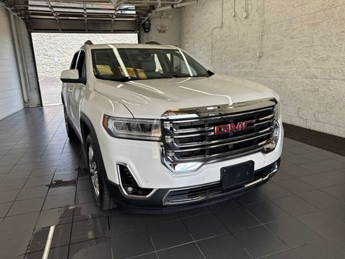 Used 2021 GMC Acadia SLT w/ Preferred Package FWD image 2