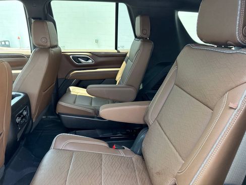 Used 2023 Chevrolet Tahoe High Country AWD/4WD image 17