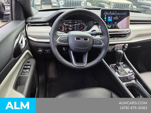 Used 2025 Jeep Compass Limited AWD/4WD image 8