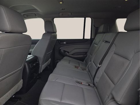 Used 2020 Chevrolet Suburban LT image 10